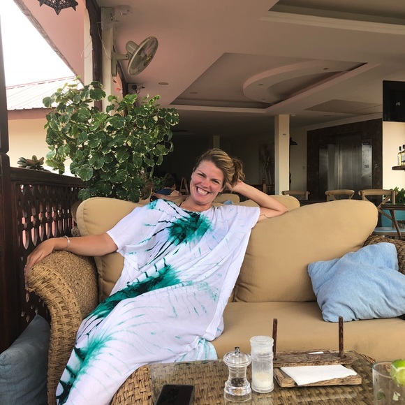 Meet your Posher, Brit - Picture 4 of 4